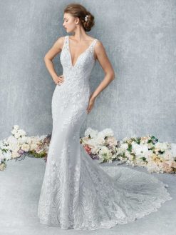 Γοργονέ νυφικό Kelly με λαιμόκοψη V και δαντέλα - Fashion Brides Σέρρες.