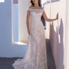 Νυφικό Pronovias Autumn σε ίσια γραμμή με δαντέλα και off the shoulder - Fashion Brides Σέρρες.