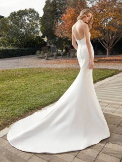 Πίσω όψη νυφικού Leigh με σειρά κουμπιών - Fashion Brides Σέρρες.
