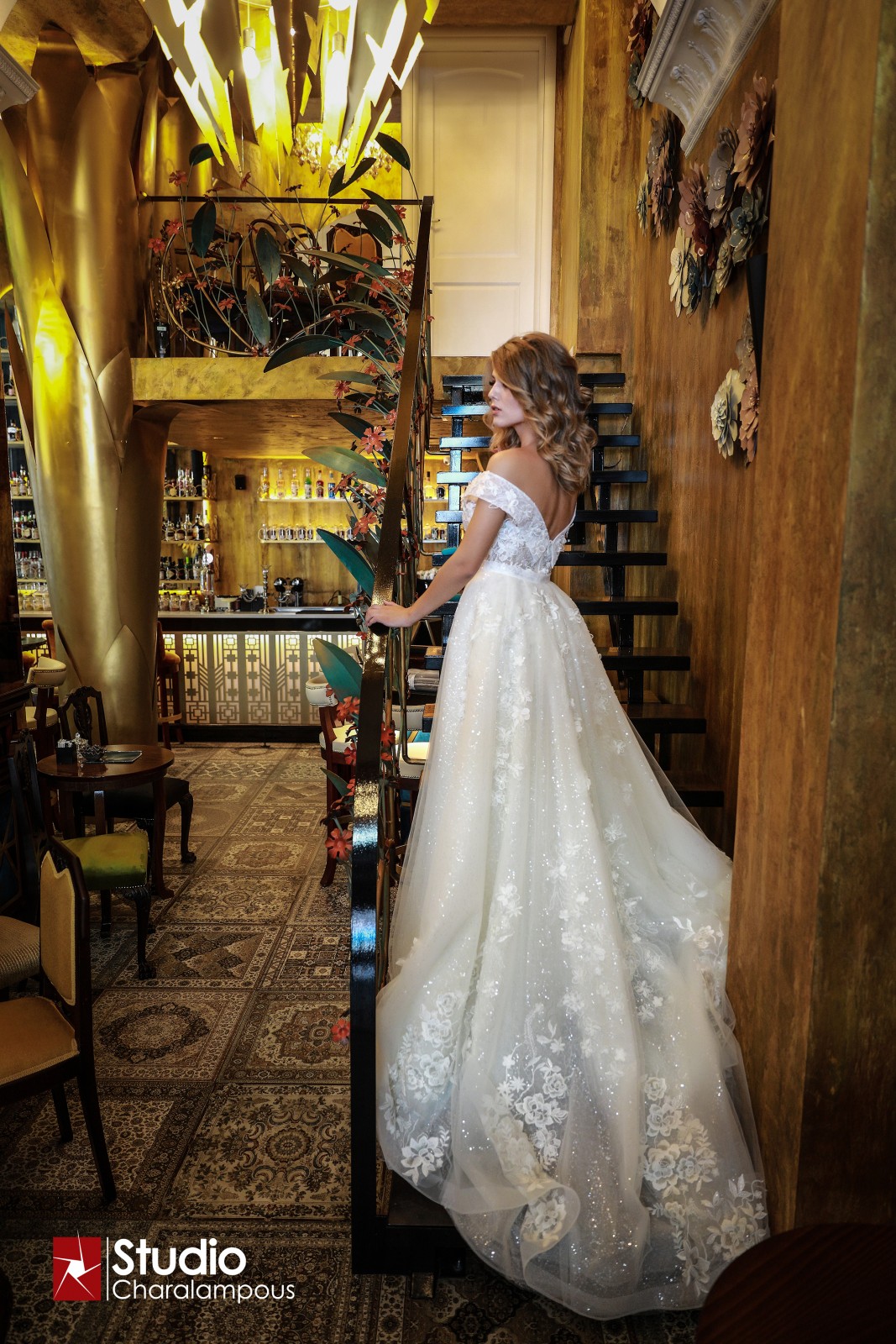 Greta – Romantic Wedding Dress with Lace and Detachable Tulle Skirt - Image 4