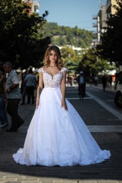 Gisele – Ρομαντικό Νυφικό Α Γραμμής Με 3D Floral Λεπτομέρειες - Image 3