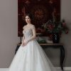 Νυφικό Hanna πριγκιπικό με στρας στο μπούστο - Fashion Brides Σέρρες.
