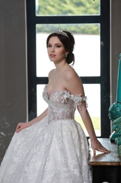 Νυφικό Harlem με λεπτομέρειες δαντέλας - Fashion Brides Σέρρες.