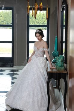 Κοντινή λήψη μπούστου νυφικού Harlem - Fashion Brides Σέρρες.