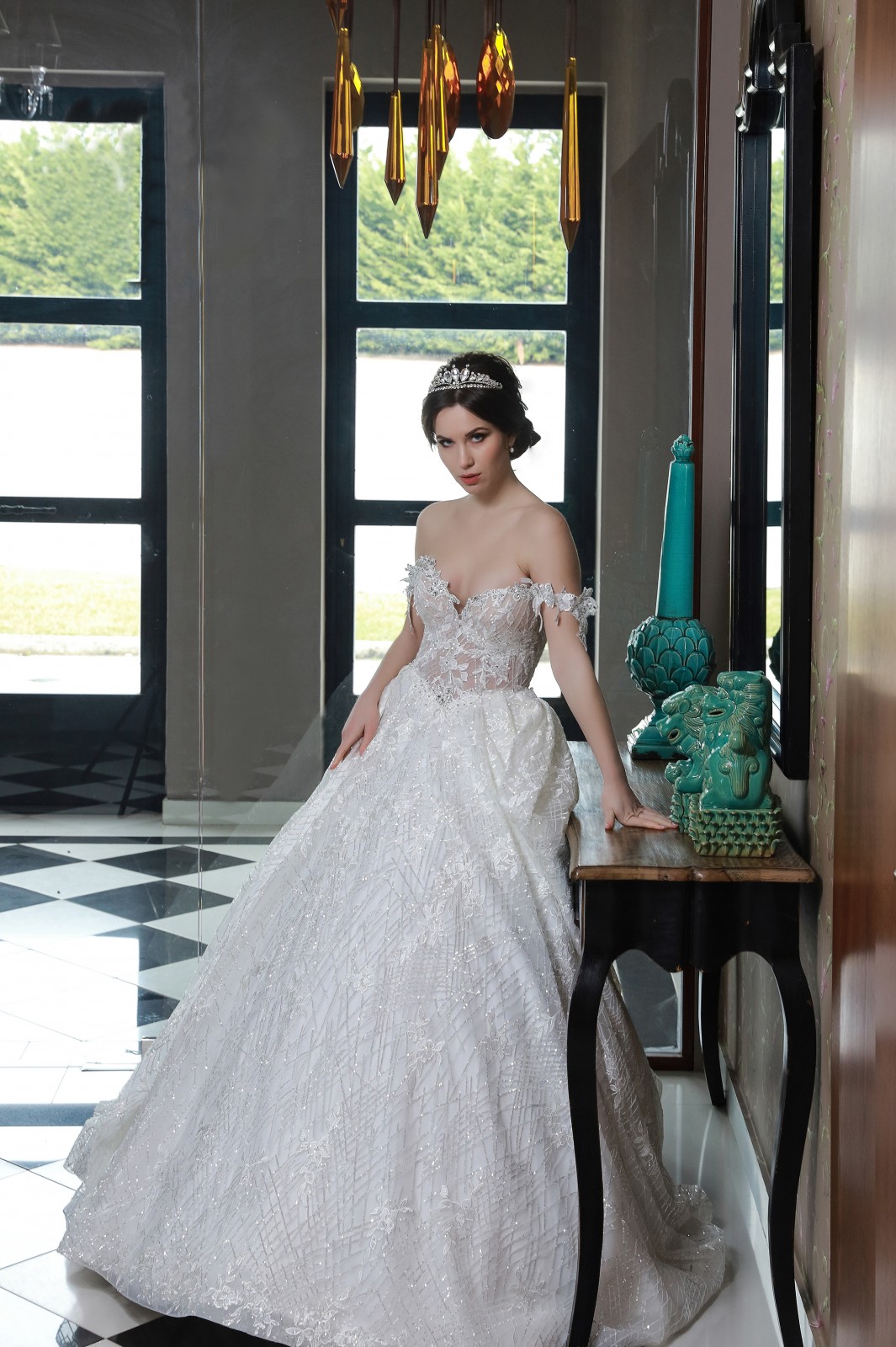 Κοντινή λήψη μπούστου νυφικού Harlem - Fashion Brides Σέρρες.