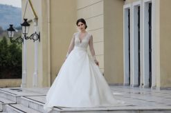 Νυφικό Harmony με δαντελένιο μπούστο και μακριά μανίκια - Fashion Brides Σέρρες.