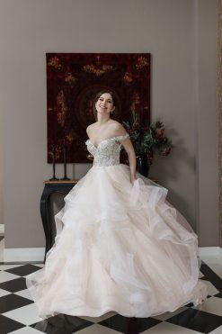 Νυφικό Heather πριγκιπικό με δαντέλα - Fashion Brides Σέρρες.