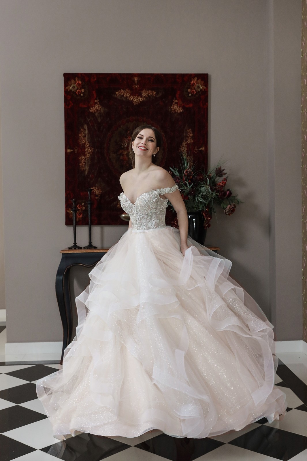 Νυφικό Heather πριγκιπικό με δαντέλα - Fashion Brides Σέρρες.