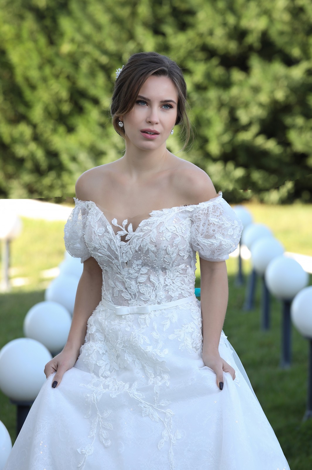 Λεπτομέρεια μπούστου νυφικού Iliana με δαντέλα - Fashion Brides Σέρρες.