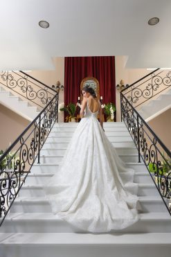 Νυφικό Isla με μεγάλη ουρά σε σκάλες - Fashion Brides Σέρρες