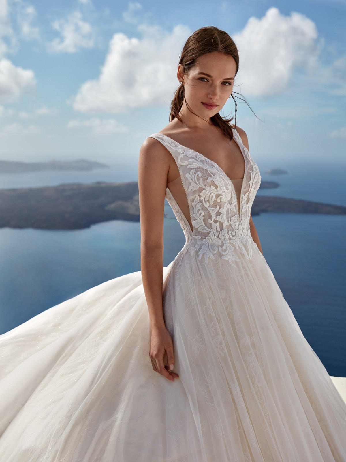 Λεπτομέρεια μπούστου νυφικού Kaula με δαντέλα - Fashion Brides Σέρρες.