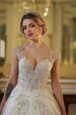 Λεπτομέρεια μπούστου νυφικού Isabela - Fashion Brides Σέρρες.