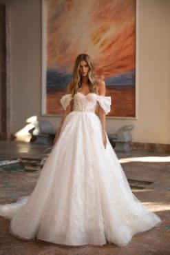 Πριγκιπικό νυφικό Serra με κορσέ και μανίκια - Fashion Brides Σέρρες