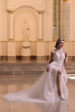 Νυφικό Jacquelin με σκίσιμο και ουρά - Fashion Brides Σέρρες.