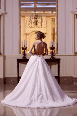 Πίσω όψη εξώπλατου νυφικού Jemina - Fashion Brides Σέρρες.