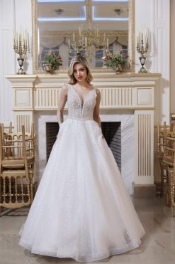 Πριγκιπικό νυφικό Jenifer με γκλίτερ και στρας - Fashion Brides Σέρρες.