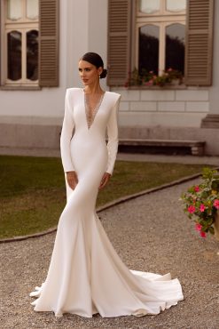 Νυφικό Dayana γοργονέ με έντονους ώμους - Fashion Brides Σέρρες.