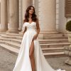Νυφικό Fiamma Α γραμμής με σκίσιμο - Fashion Brides Σέρρες.