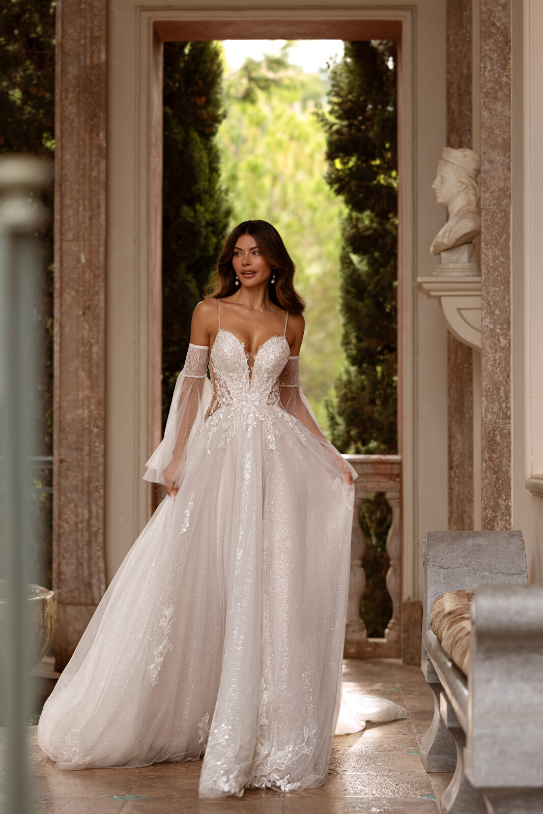 Νυφικό Lofgrain με μανίκια από τούλι - Fashion Brides Σέρρες.