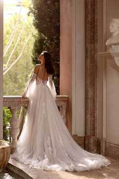 Πλάτη νυφικού Lofgrain με λεπτές τιράντες - Fashion Brides Σέρρες