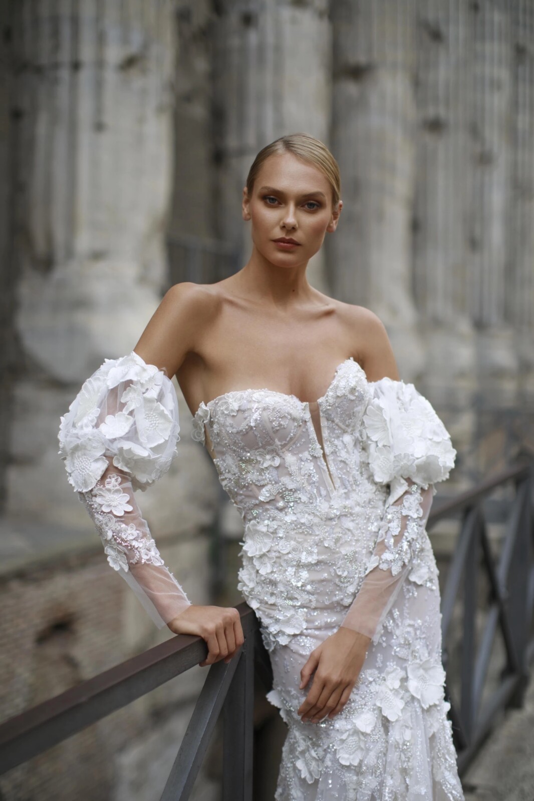 Λεπτομέρεια μπούστου Maddalena με κορσέ - Fashion Brides Σέρρες.