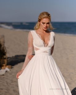 Λεπτομέρεια δαντέλας στο μπούστο Omus - Fashion Brides Σέρρες.