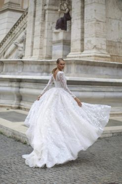 Πλάτη νυφικού Susana με λάμψη γκλίτερ - Fashion Brides Σέρρες.