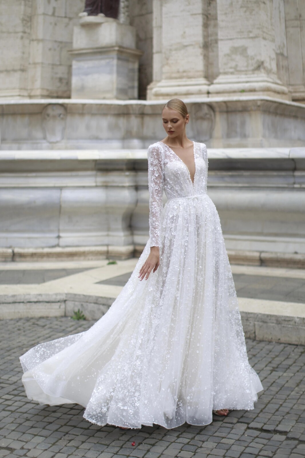 Νυφικό Susana Α γραμμής με μακριά μανίκια - Fashion Brides Σέρρες.
