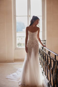 Εφαρμοστή γοργονέ γραμμή στο νυφικό Aletea - Fashion Brides Σέρρες.