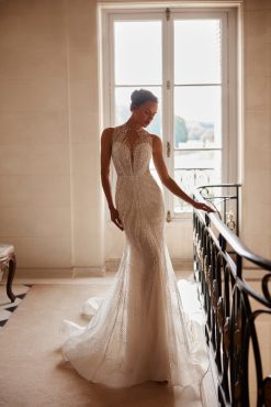 Νυφικό Pandora σε γοργονέ γραμμή με στρας - Fashion Brides Σέρρες.
