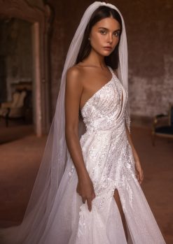 Νυφικό Tiziana με πέπλο και one shoulder σχεδιασμό - Fashion Brides Σέρρες.