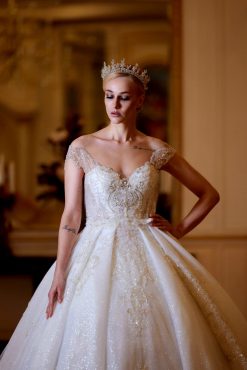 Λεπτομέρεια μπούστο νυφικού Lefki με δαντέλα - Fashion Brides Σέρρες.