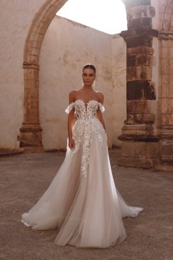 Νυφικό Ariella σε Α γραμμή με κορσέ και δαντέλα στο μπούστο - Fashion Brides Σέρρες.
