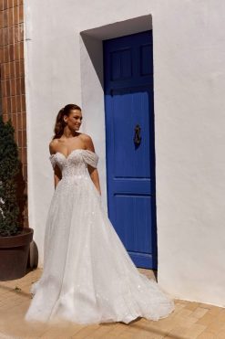 Νυφικό Marissa με καρδιά ντεκολτέ και λαμπερές λεπτομέρειες - Fashion Brides Σέρρες.