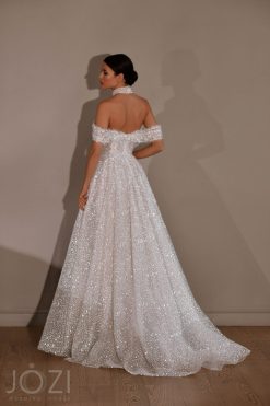Πίσω όψη νυφικού Zerita με off the shoulder λεπτομέρειες - Fashion Brides Σέρρες.